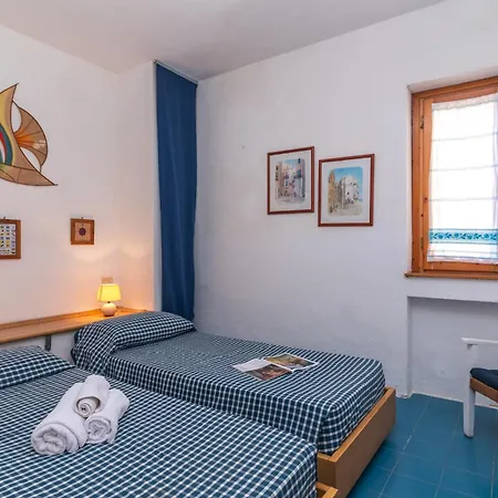 Apartment Piazzetta Trilo Porto 30m From The - Happy